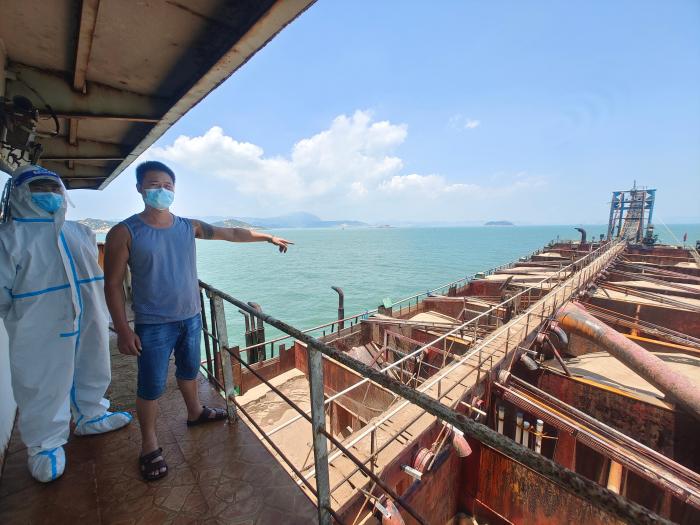 福建漳州海警局查获非法盗采海砂4000余吨